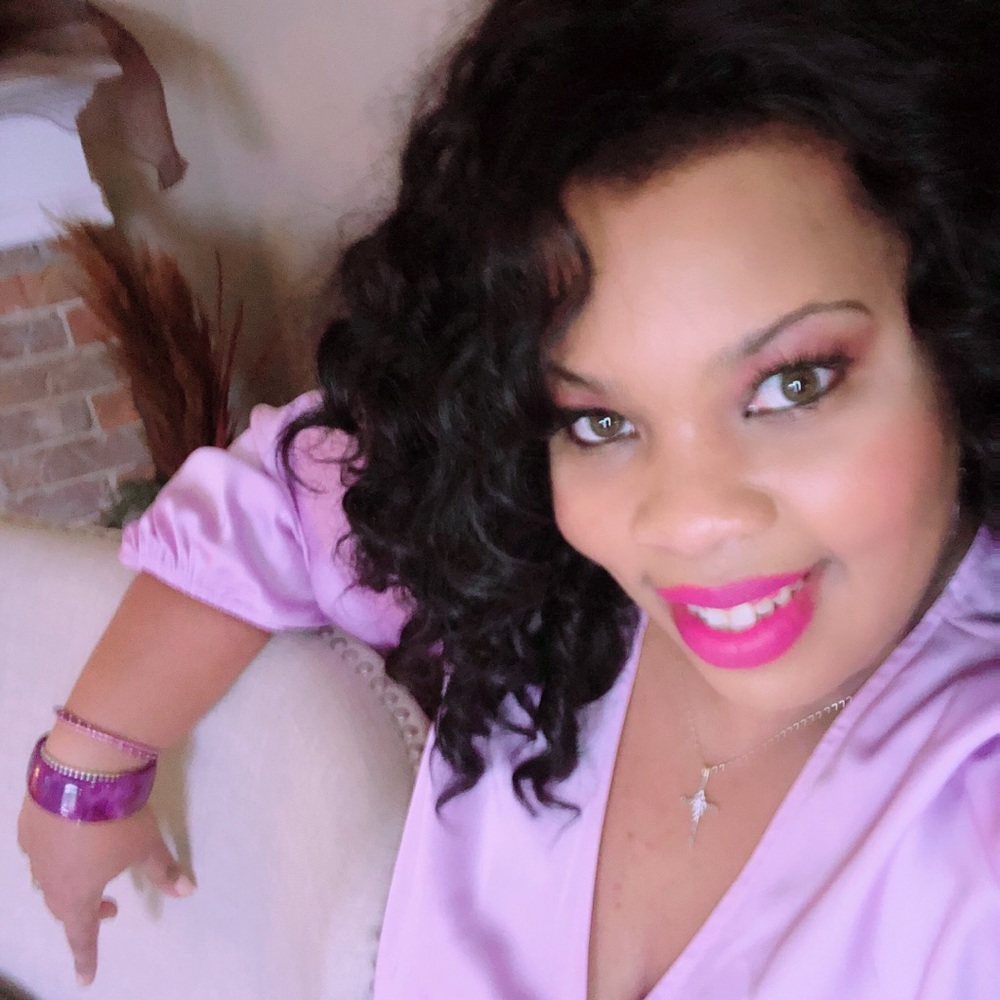 Meet your Posher, Yuwanda